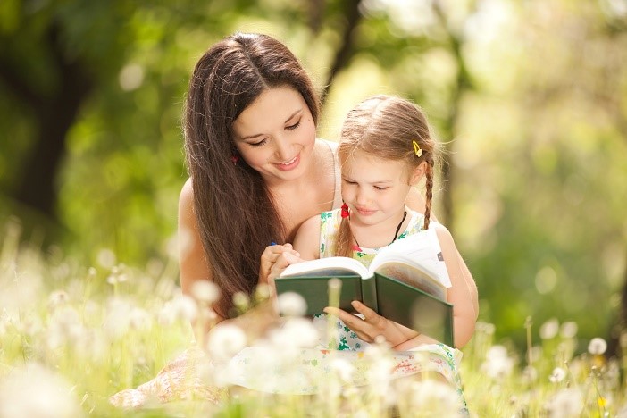 Mẹ dạy con gái cách để hạnh phúc và tự tin, độc lập