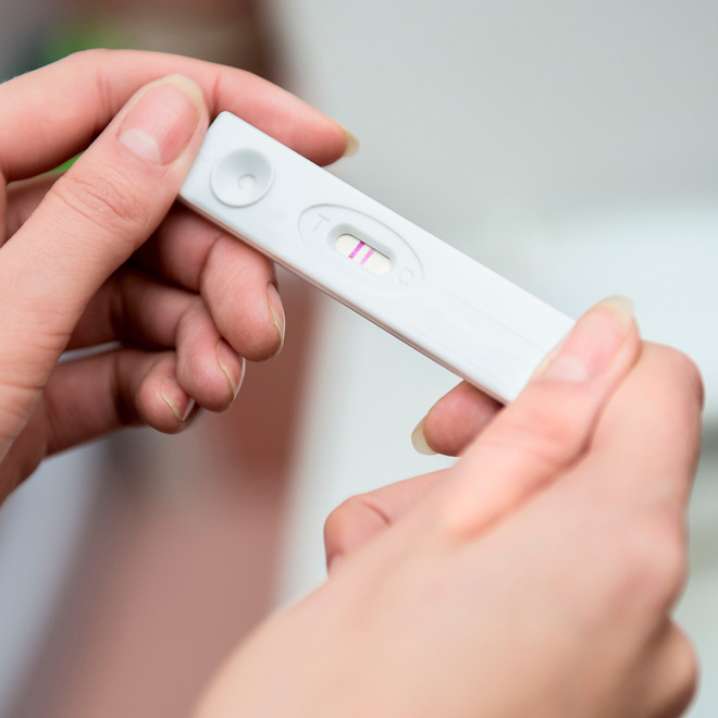 Không để que thử thai bị ướt trước khi sử dụng và lưu ý không dùng lại que thử thai đã sử dụng để đảm bảo kết quả chính xác