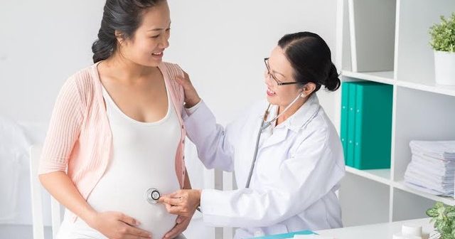 Khám thai thường xuyên trong 3 tháng cuối giúp hạn chế rủi ro khi sinh nở