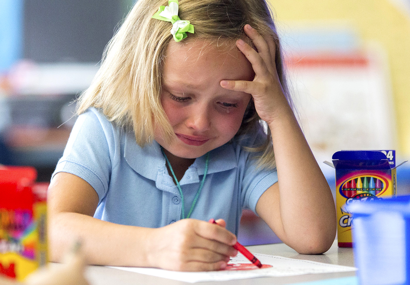 Trẻ 6 tuổi hay tủi thân khi không được chú ý