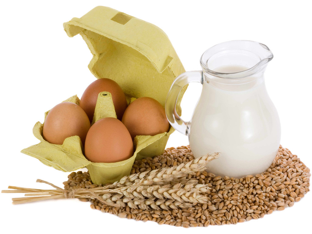 Sữa, trứng, các loại hạt là những thực phẩm rất tốt cho 3 tháng giữa thai kỳ