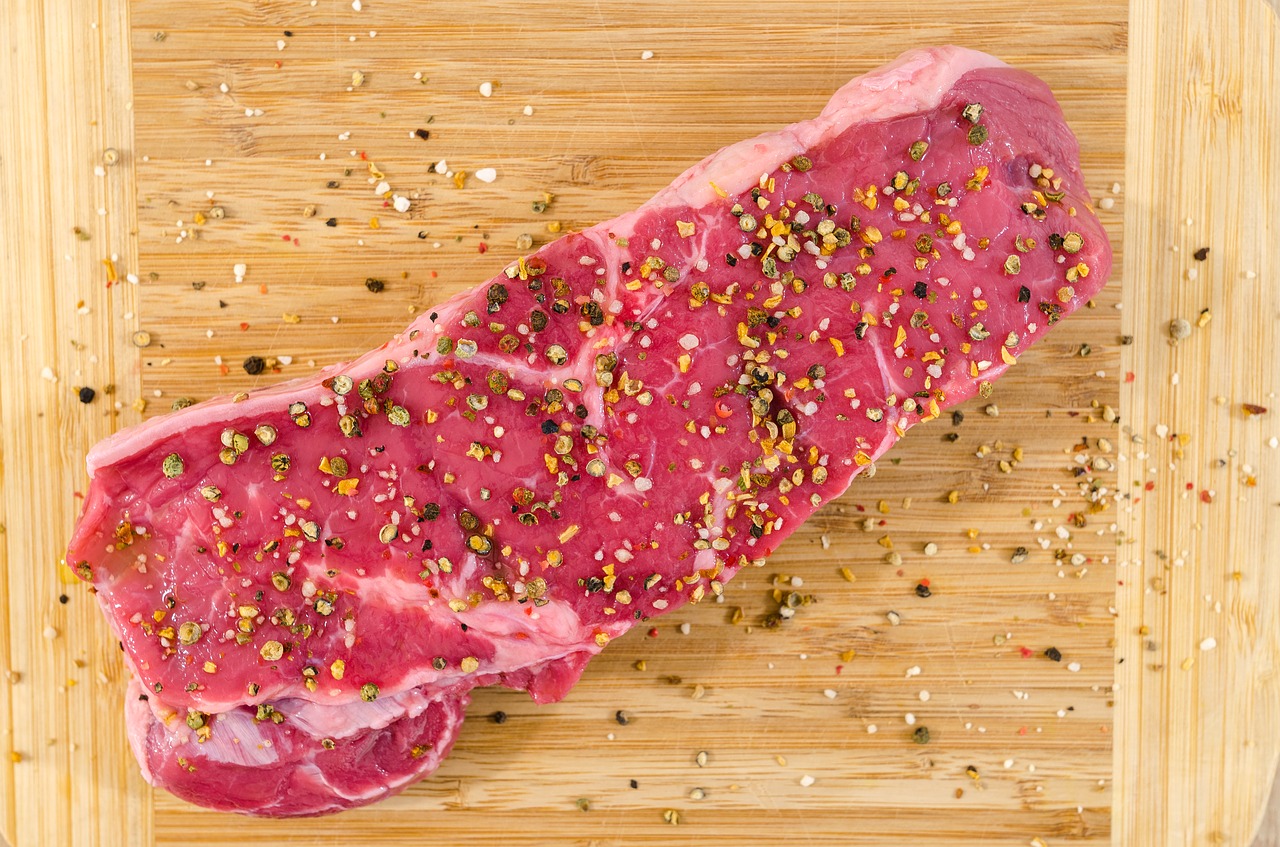Thịt giúp bổ sung sắt, ngừa sinh non và giúp bào thai đủ dinh dưỡng