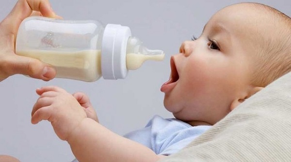 Sai lầm cần tránh khi cho bé yêu uống sữa